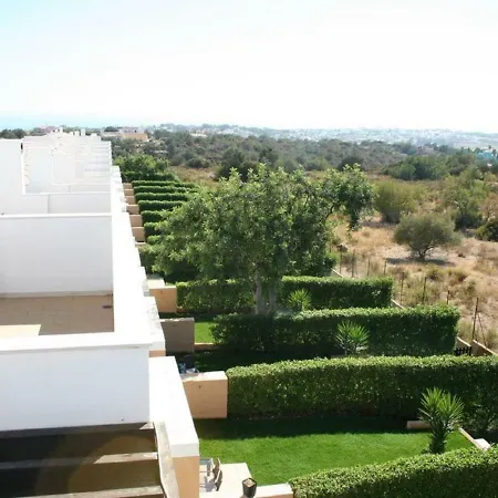Holiday Ocean View Residences * Patroves